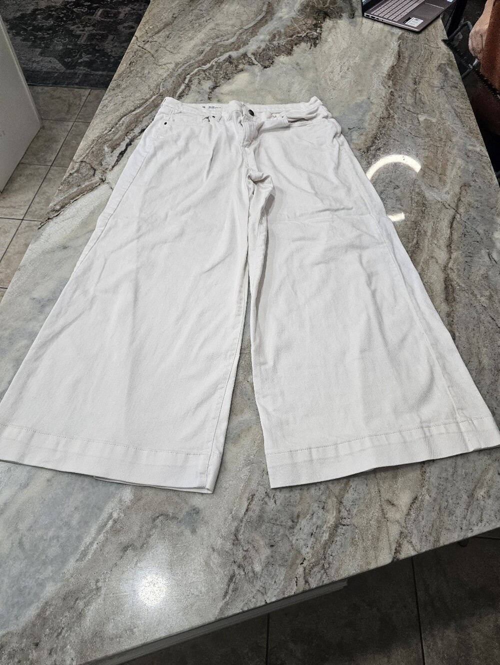 a.n.a. A New Approach Mid-Rise Slouchy Wide Leg Trouser Jeans Cream Size 18